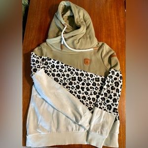 Wanakome sweater size xl